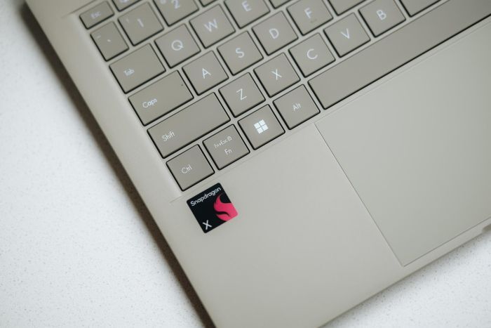 Laptop chip Snapdragon khác gì Intel và AMD? Có nên mua laptop Snapdragon không?